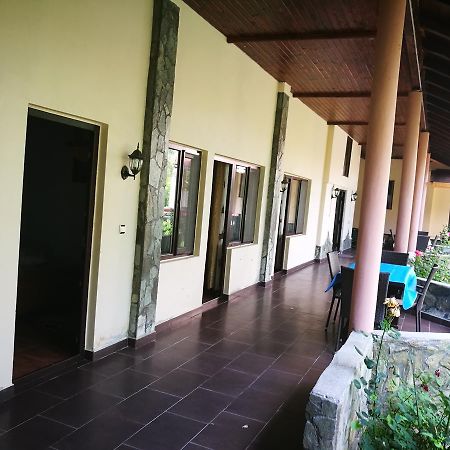 Pensiunea Ramona Carpinisu Bagian luar foto
